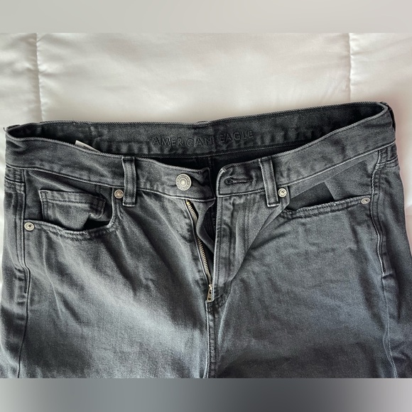 AE Relaxed Mom Jean Hi-Rise - Picture 8 of 8